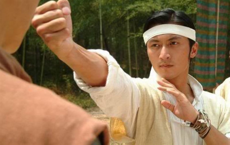 Top 10 bộ phim làm nên tên tuổi của Tạ Đình Phong