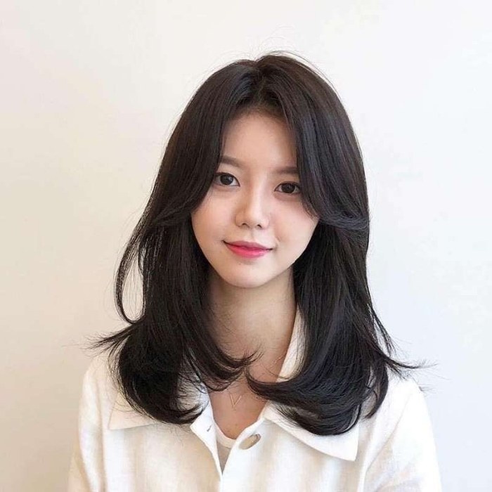 Tóc layer ngắn mái bay cho mặt vuông