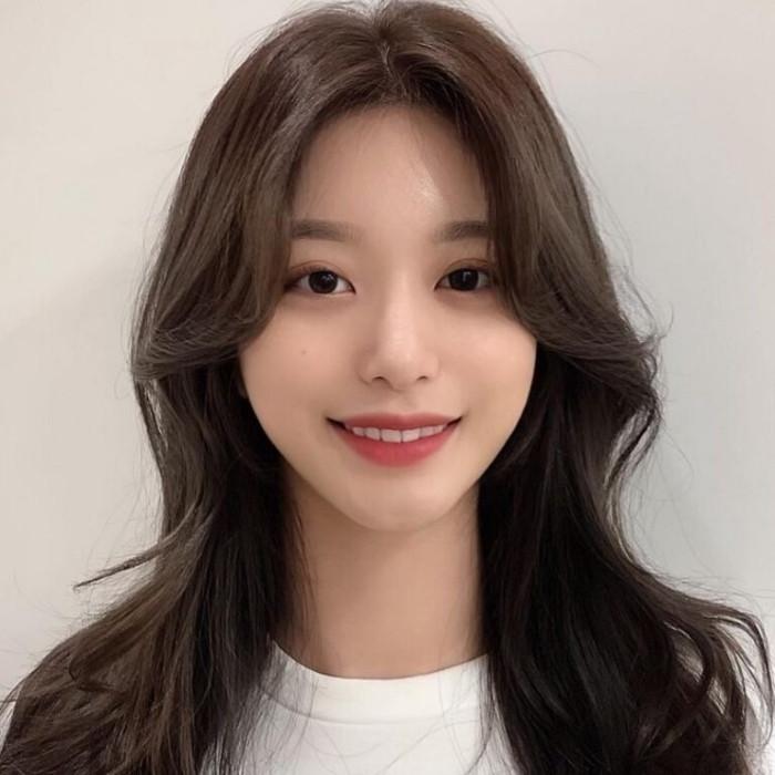 Tóc mullet hai mái uốn xoăn nhẹ