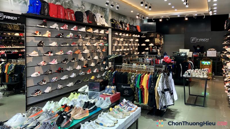 Cua-hang-the-thao-thai-binh-chonthuonghieu-1