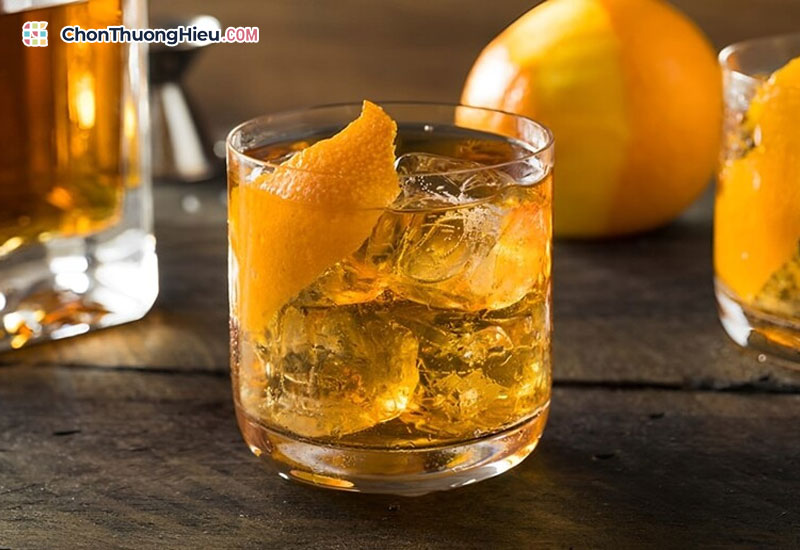 Cach-thuong-thuc-ruou-chivas-18-blue-signature-dung-chuan-chonthuonghieu