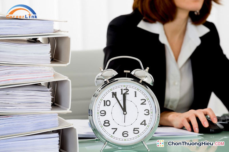 5 dấu hiệu cho thấy tin tuyển dụng không phù hợp với bạn Thoi-gian-va-dia-diem-lam-viec-kho-dap-ung-chonthuonghieu