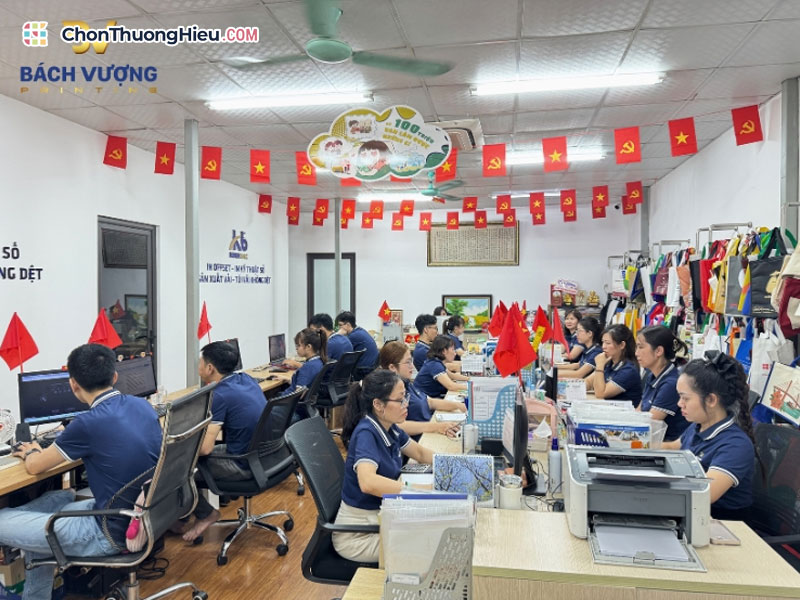 Doi-ngu-nhan-su-chat-luong-cao-va-dinh-huong-phat-trien-ben-vung-chonthuonghieu